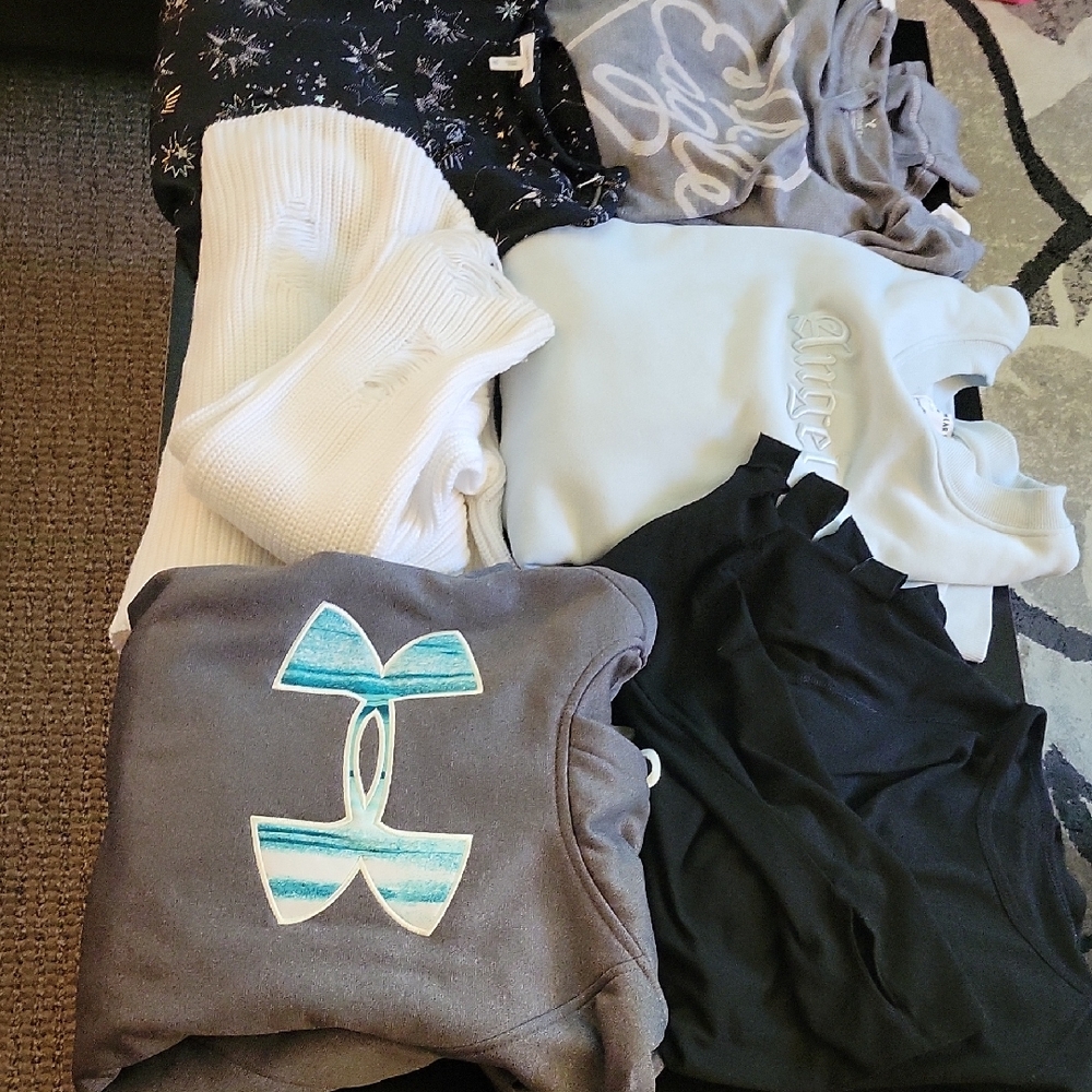 BUNDLE of 6 Tops!!!